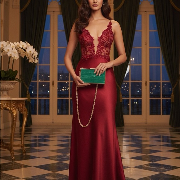 The Malachite Royal Clutch